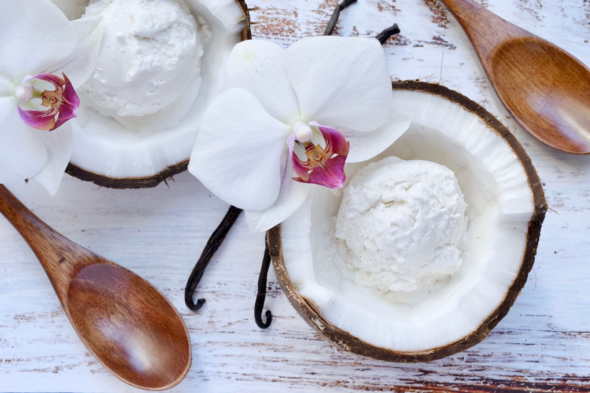 Coconut vanilla ice cream